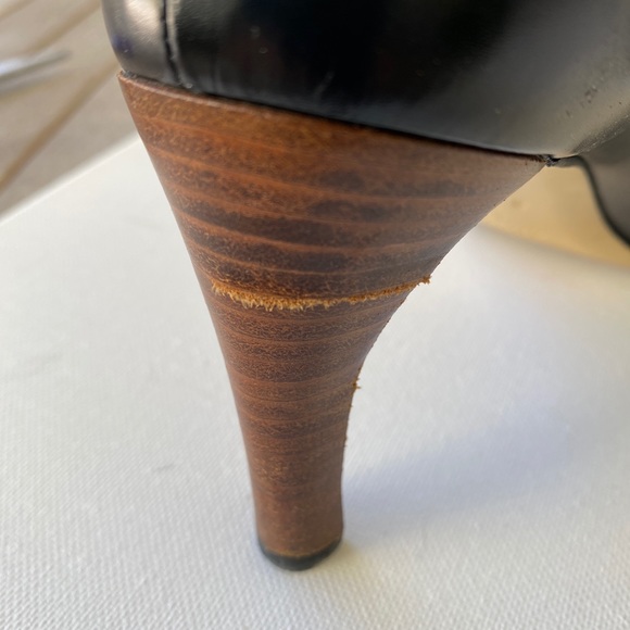 Gucci Classic Mid-Heel Black Leather Pump - Picture 9 of 9